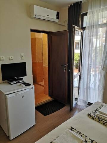 Фото номера Двухместный номер с 1 кроватью и балконом Гостевой дом Guest House Sv Nikola г. Ахтопол 14