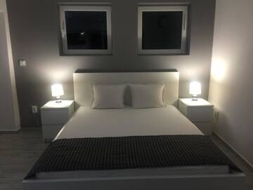 Фото номера Люкс с кроватью размера «king-size» и видом на море Отель Agata Beach г. Ахтопол 6