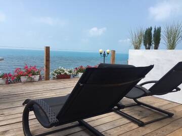 Фото номера Люкс с кроватью размера «king-size» и видом на море Отель Agata Beach г. Ахтопол 2